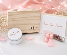 Load image into Gallery viewer, "Bath Pamper Hamper" - I love you Mum Personalised Gift Box