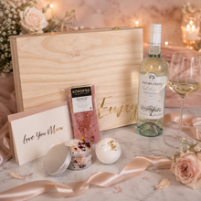 Load image into Gallery viewer, Personalised "Wine Lovers" Luxury Hamper