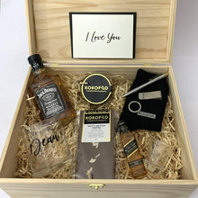 Load image into Gallery viewer, fathers day luxury hamper