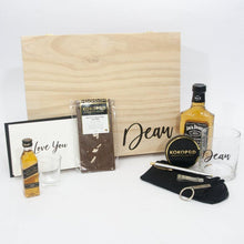 Load image into Gallery viewer, timber fathers day gift box